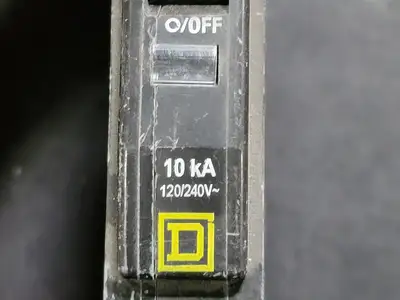 USED SQUARE D QOB130