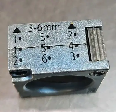 Siemens 3SB3 500-1EA21 Holder Hou. Pushbutton Stop Switch, lot of 3 Loc4C5