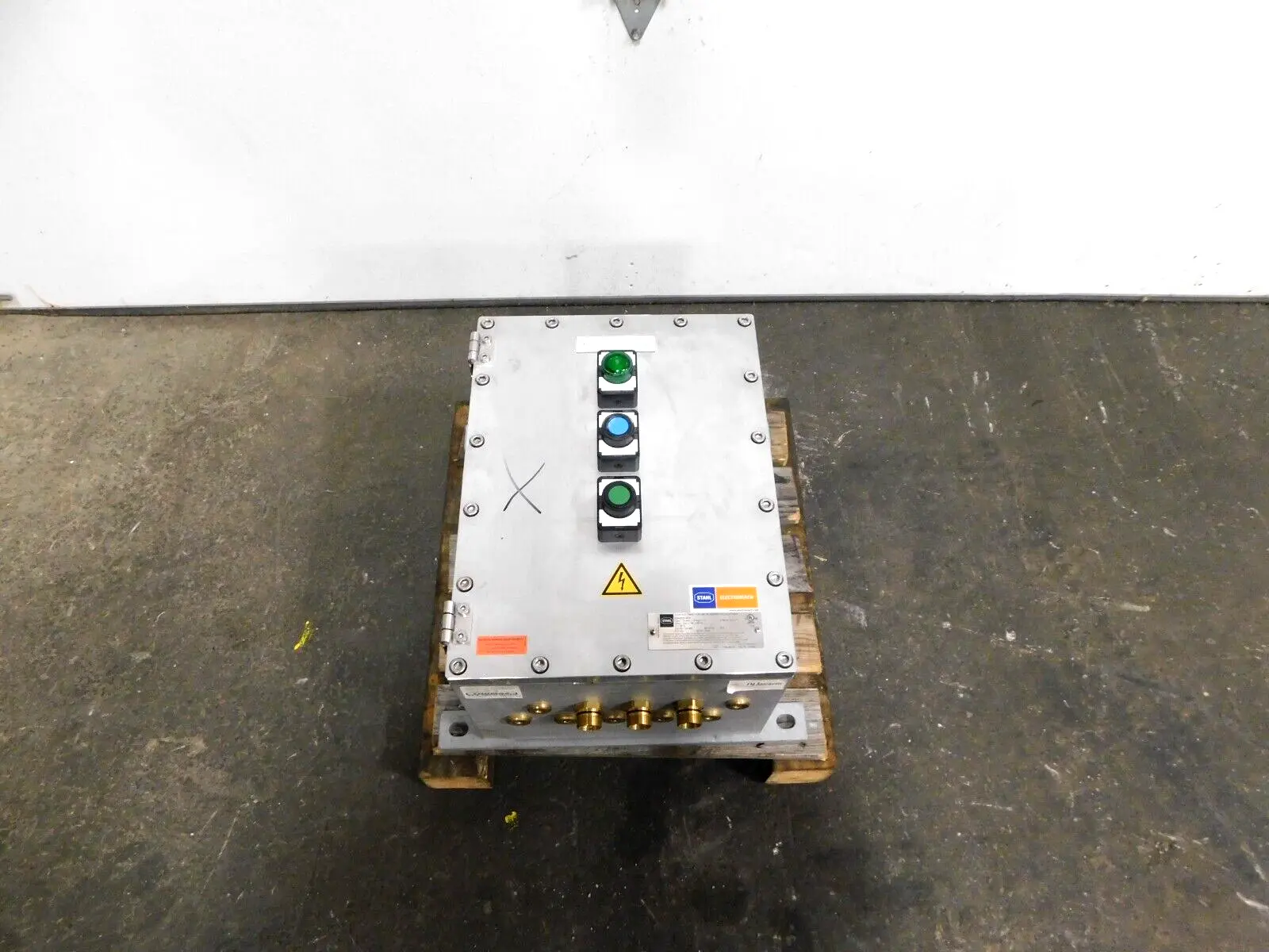 Used STAHL SM-8-7800 Electrical Boxes Ohio US | Equipment Recovery Corp. #1330515