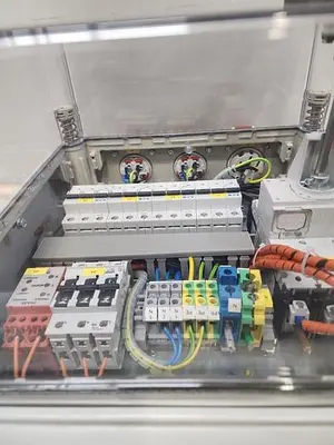 LEYBOLD OPTICS GMBH 10102522 , POWER DISTRIBUTION UNIT