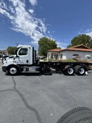 Used 2019 FREIGHTLINER CASCADIA 112 Hooklifts & Roll-Offs California US | Commerce Truck Equipment Sales #1548708