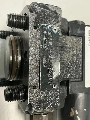 USED VICKERS DG4V-3S-2AL-M-U-HL7-60-EN490