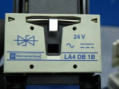Used SCHNEIDER ELECTRIC LADN22 Contact Blocks Ohio US | HGR 24 #869697