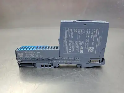 USED Siemens 6ES7132-6BF00-0BA0 Output Module w/6ES7193-6BP20-0BA0 Base