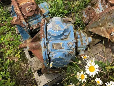 Used EMICO VARIOUS AIR MOTORS EMICO & CAP Hydraulic and Pneumatic Motors California US | East West Machinery & Drilling #1415658