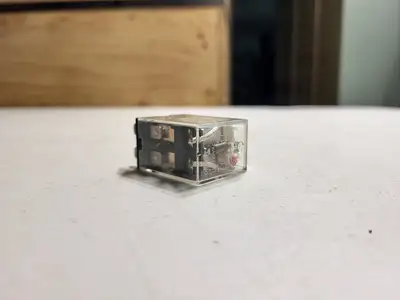 USED OMRON LY2
