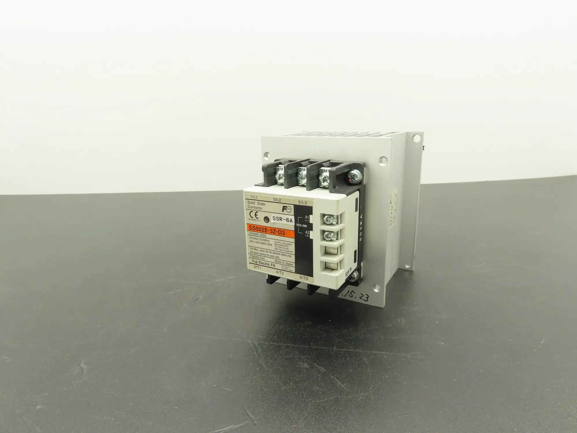 Fuji Electric SS502E-3Z-D3 Solid State Contactor Relay 240vac 50/60Hz .5A