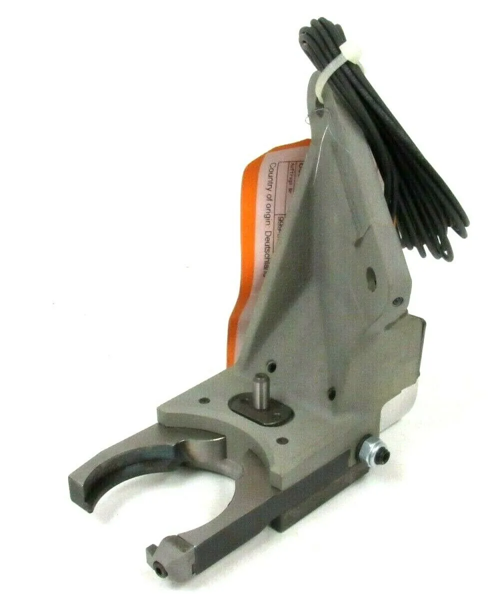 NEW CHIRON 579-120-61-10 1016967(D)/5751/03/16/24 1017588 GRIPPER ASSEMBLY