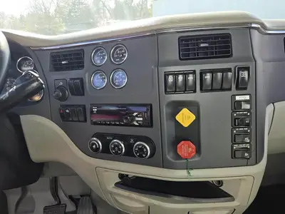 USED 2018 PETERBILT 579