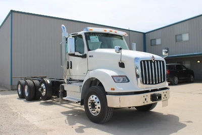 New | in-Stock 2026 INTERNATIONAL HX Cab Chassis trucks Texas US | Roll Off Truck World #1491798