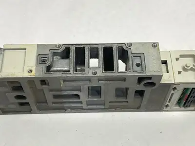 VQ4000 | SMC  Pneumatic Manifold Base Unit - Used