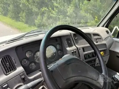 Used 2000 STERLING LT9513 Bucket (boom) trucks North Carolina US | Southeastern Equipment Corp #1467796