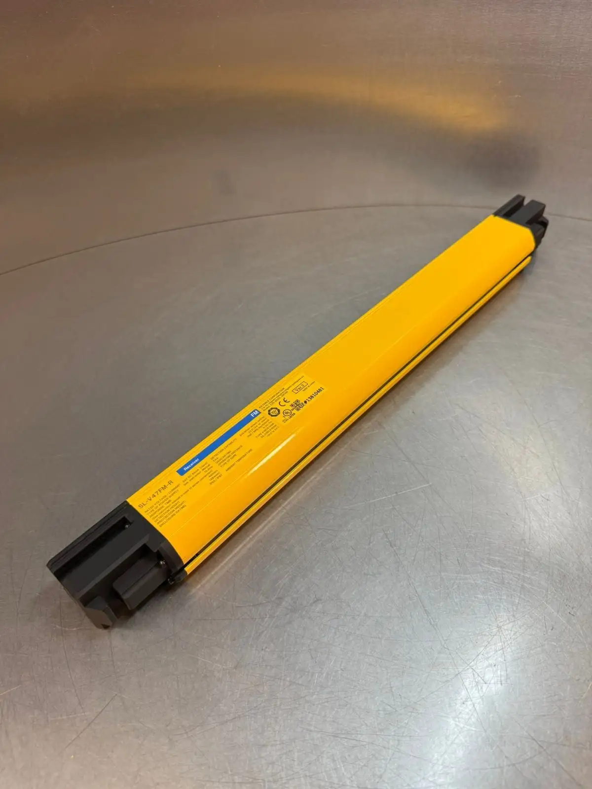 Keyence Corp SL-V47FM-R Safety Light Curtain Main Unit (8.6.1)