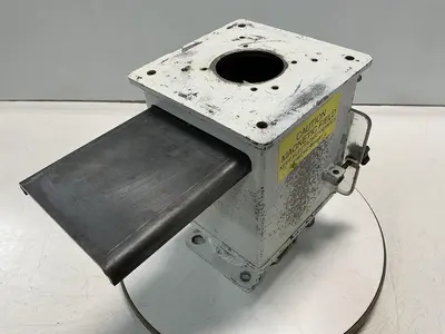 USED METAL FABRICATOR NO MODEL / NO TAG