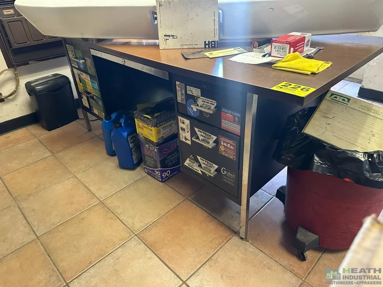 Used _UNKNOWN_ STEEL OFFICE DESK Office Equipment Illinois US | Heath Industrial Auction Services #1420042