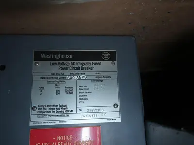 LOT OF 3 CIRCUIT BREAKERS