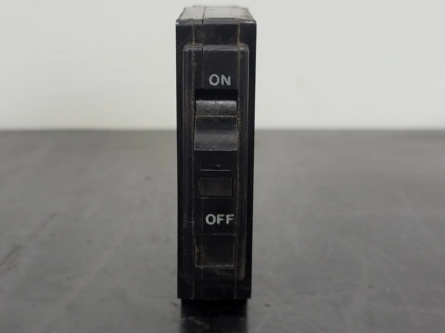 USED SQUARE D QO115
