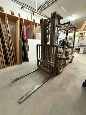 CATERPILLAR GP25 Forklifts | ListingHippo (2)