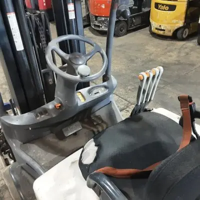 USED 2019 CROWN FC5225-60