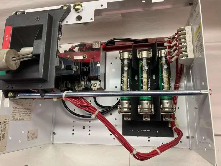 Used CUTLER-HAMMER HUCL66253 002 Disconnects | Surplus Asset Holdings #1227688