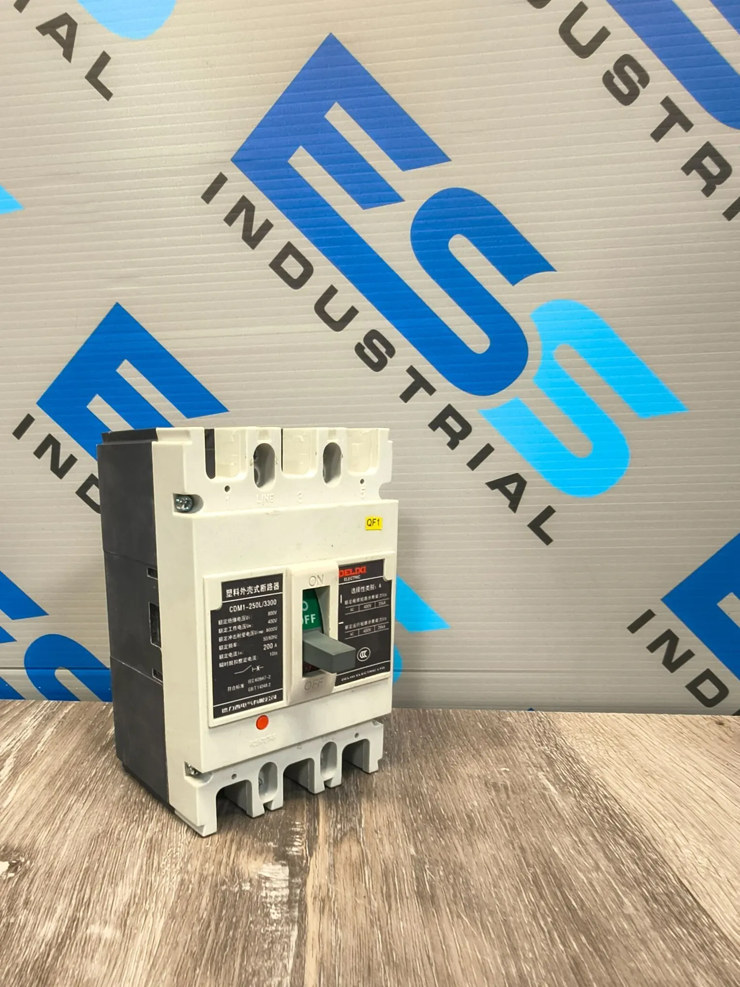 USED DELIXI ELECTRIC CDM1-250L/3300