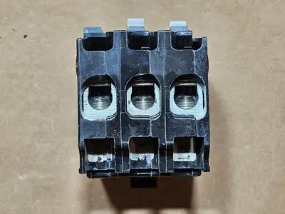 USED SQUARE D QOB3100
