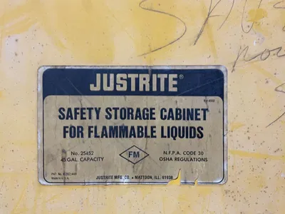 Used JUSTRITE _UNKNOWN_ Cabinets Ohio US | HGR 24 #1250389