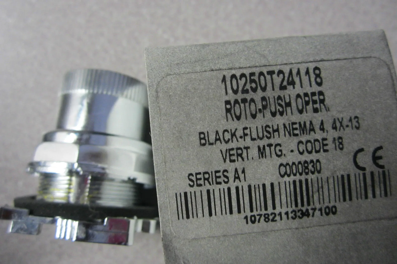 NEW CUTLER HAMMER 10250T24118 PUSHBUTTON