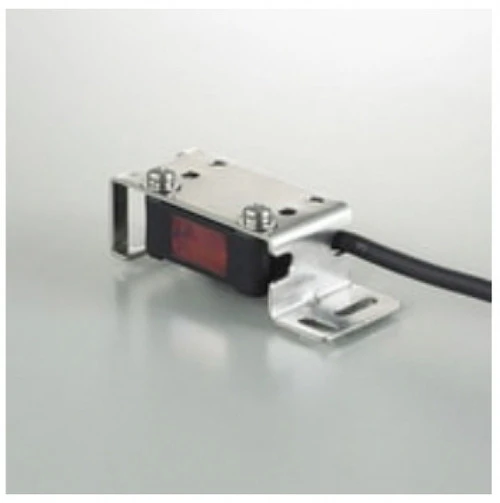 Keyence PZ-B21A Built-In Amp Photoelectric Sensor, Side Mounting Bracket [New]