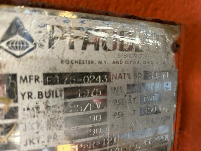 1975 PFAUDLER 300 Gallon EL Series Tank - Glass Lined (H=Height, L=Length) | Perry Equipment (9)