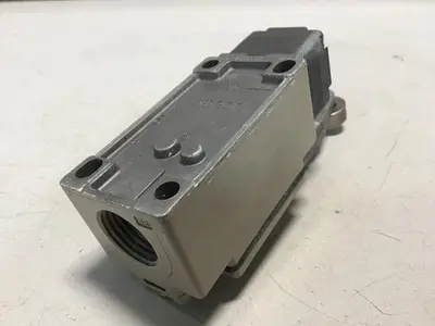 USED OMRON D4B-2115N-R
