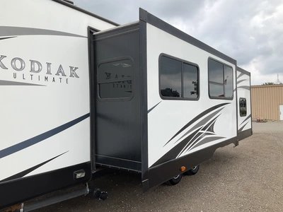 Used 2017 KEYSTONE 330BHSL Campers, Caravans, Motorhomes Michigan US | Miedema Asset Management Group #1355374