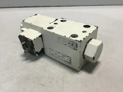 USED YUKEN DSG-01-2B2-D24-N1-50252