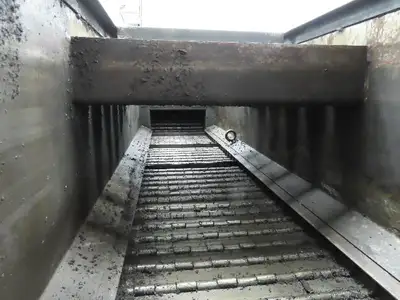 Hennig CNC Chip Conveyor 16"x 67" Infeed 31-35" Discharge 230/460V 3PH