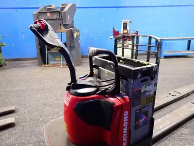 USED THE RAYMOND CORPORATION 8410