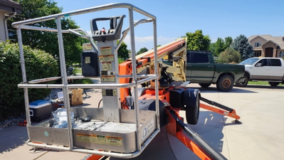 USED 2017 JLG T350