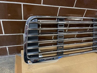 New *OEM*Freightliner M2 17-14787-001 Grille Panel Chrome M2.04 Fast Shipping!