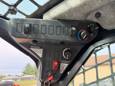 Used 2015 JOHN DEERE 326E WITH 1,162 HOURS Skid Steer Loaders Michigan US | Miedema Asset Management Group #1424758