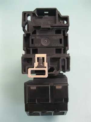 USED Telemecanique LA1 D3201