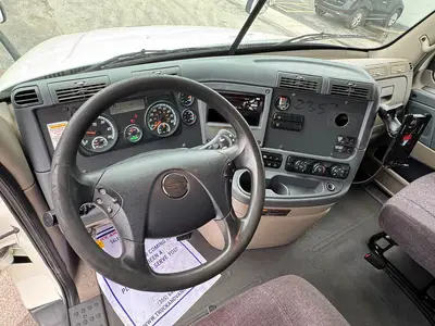 Used 2018 FREIGHTLINER CASCADIA Conventional trucks Florida US | Truck and Van Outlet #1509230
