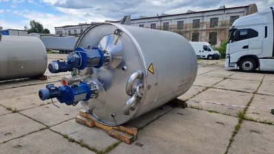 Hoeksma & Velt 6,000 Litre Stainless Steel Tanks | Perry Equipment (4)