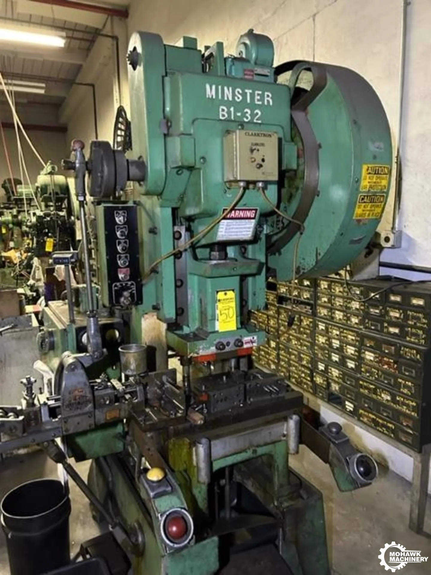 32 TON MINSTER "B1-32" FLYWHEEL-TYPE HIGH-SPEED FIXED BASE GAP-FRAME PRESS w/24A U.S. SLIDE FEEDER - 24” X 15” BOLSTER - 225 TO 450 SPM