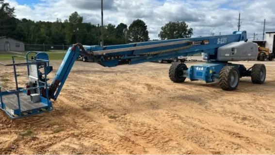 USED 2017 Genie S-125