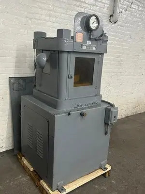 USED M&N 200 TON