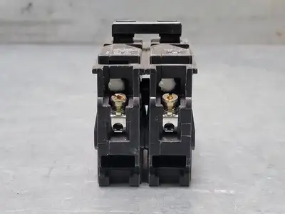 Used SIEMENS Q220 Switchgears British Columbia CA | Lenmark #243538