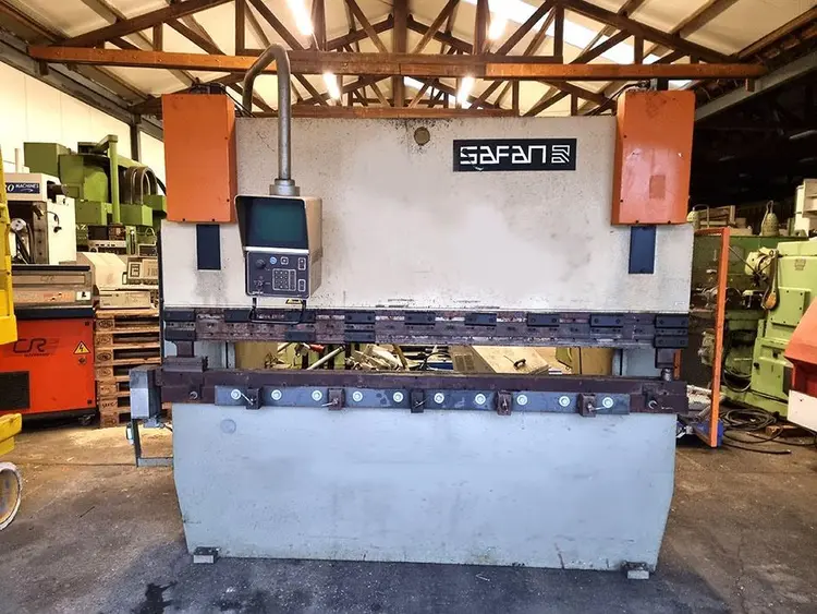 Used SAFAN DNCS 80 TON X 2550 MM CNC Press Brakes | Apt International N.V #373046