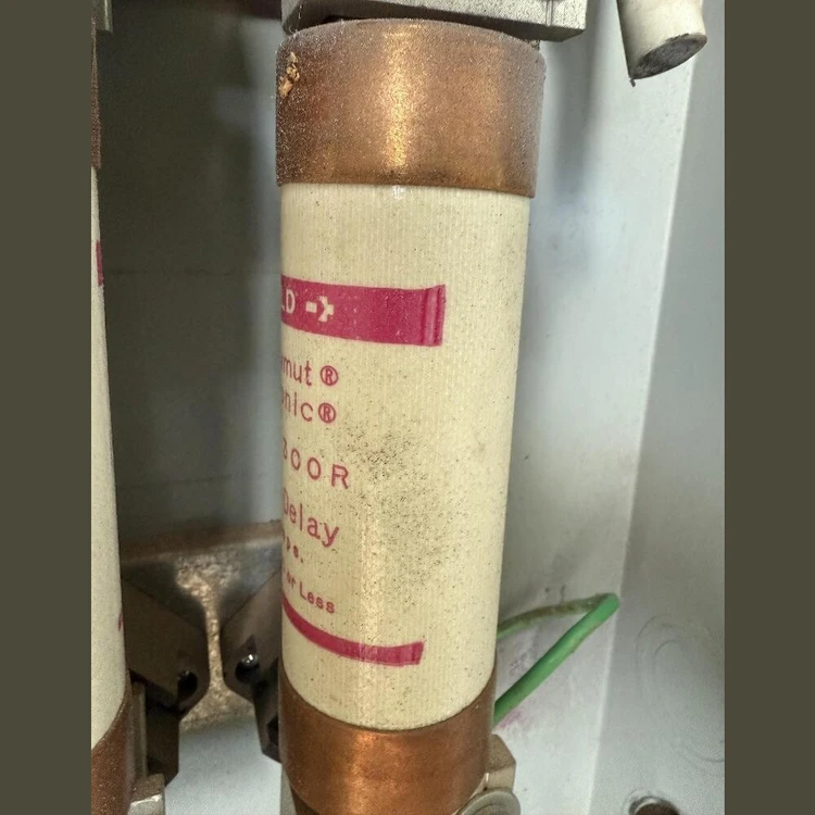 Used GOULD SHAWMUTT TRS300R Fuses | Savona Equipment LTD #1167223