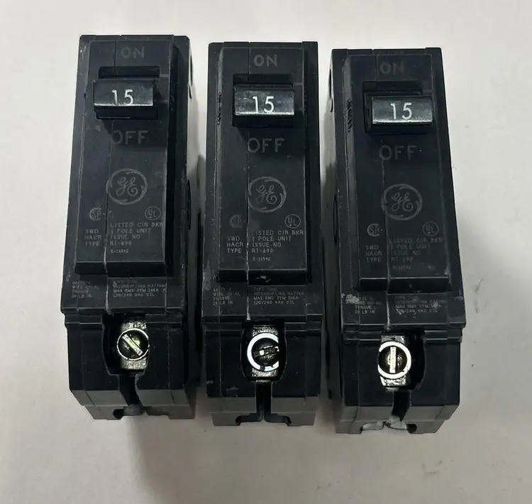 Used GE THQL115 Circuit Breakers Ohio US | Surplus Asset Holdings #1553608