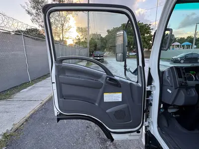 Used 2019 ISUZU NQR Reefer Trucks Florida US | Truck and Van Outlet #1509201