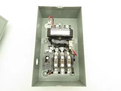 GE CR306A1 Magnetic Motor Starter 600V NEMA 00 Enclosure 3 Pole 9 Amp 120V Coil